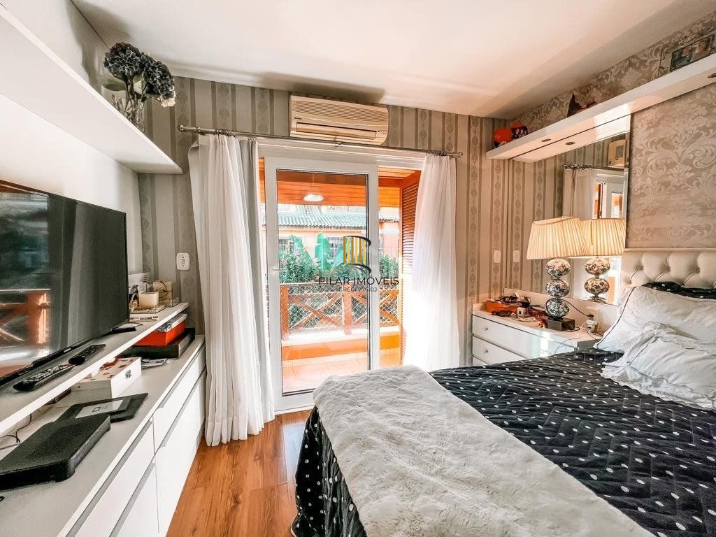 Excelente casa a venda no bairro Tristeza, para o lado do Rio!