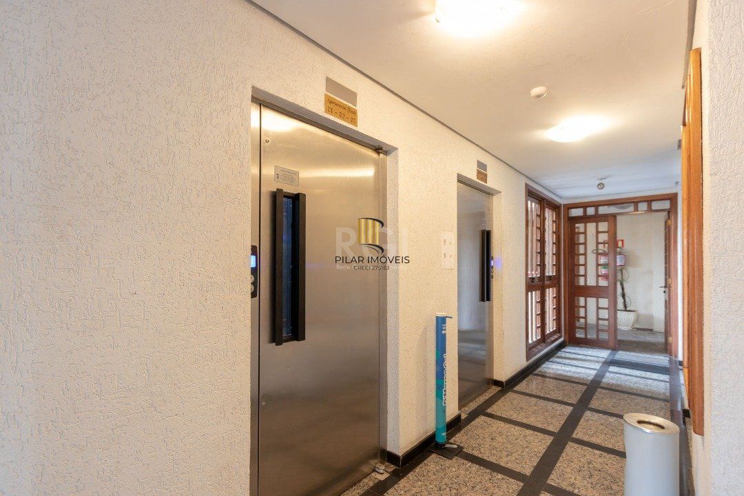Cobertura para Venda - 302m², 4 dormitórios, sendo 1 suites, 3 vagas - Menino Deus