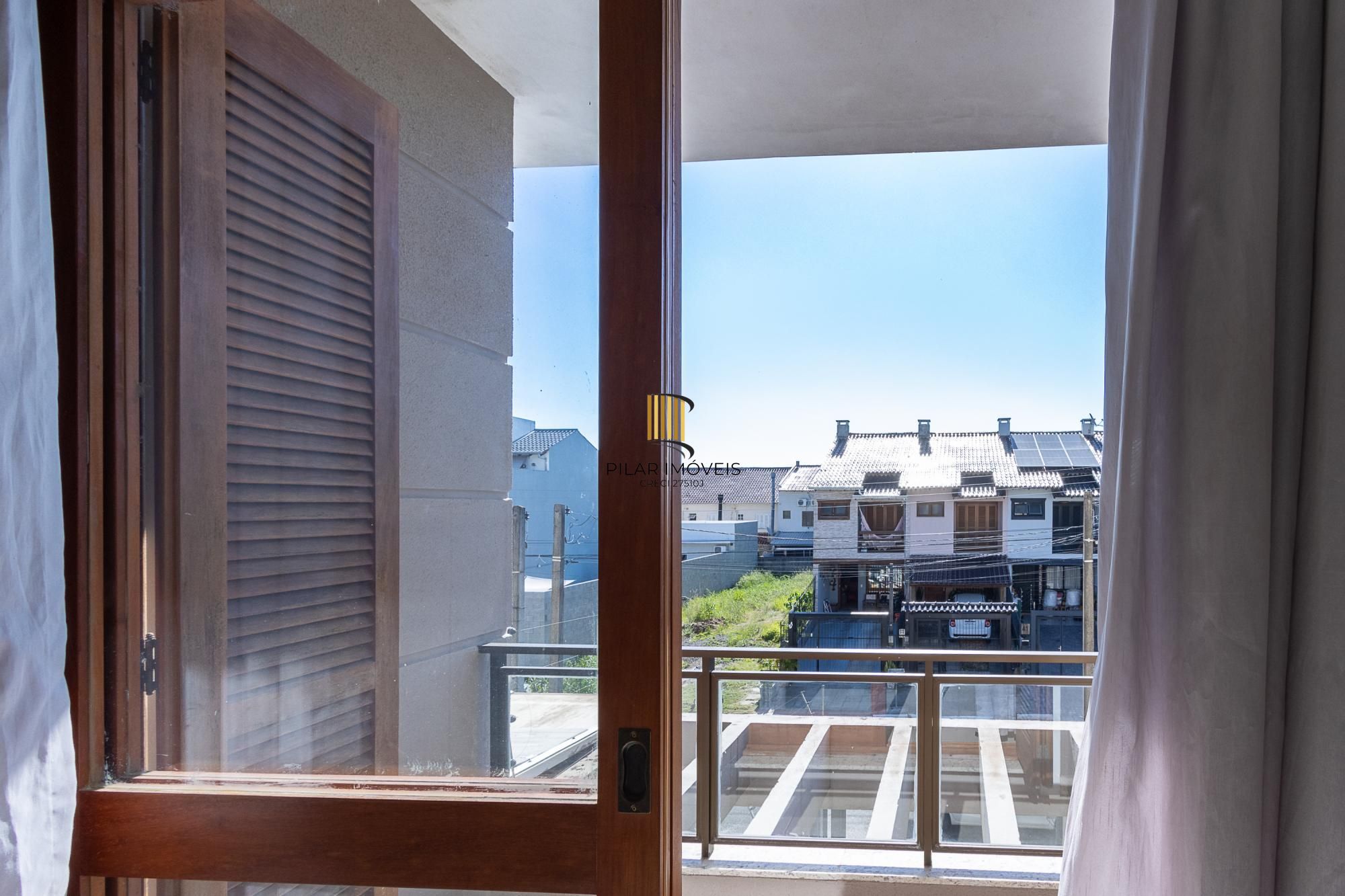 Casa para Venda - 135.78m², 3 dormitórios, sendo 3 suites, 1 vaga - Guarujá