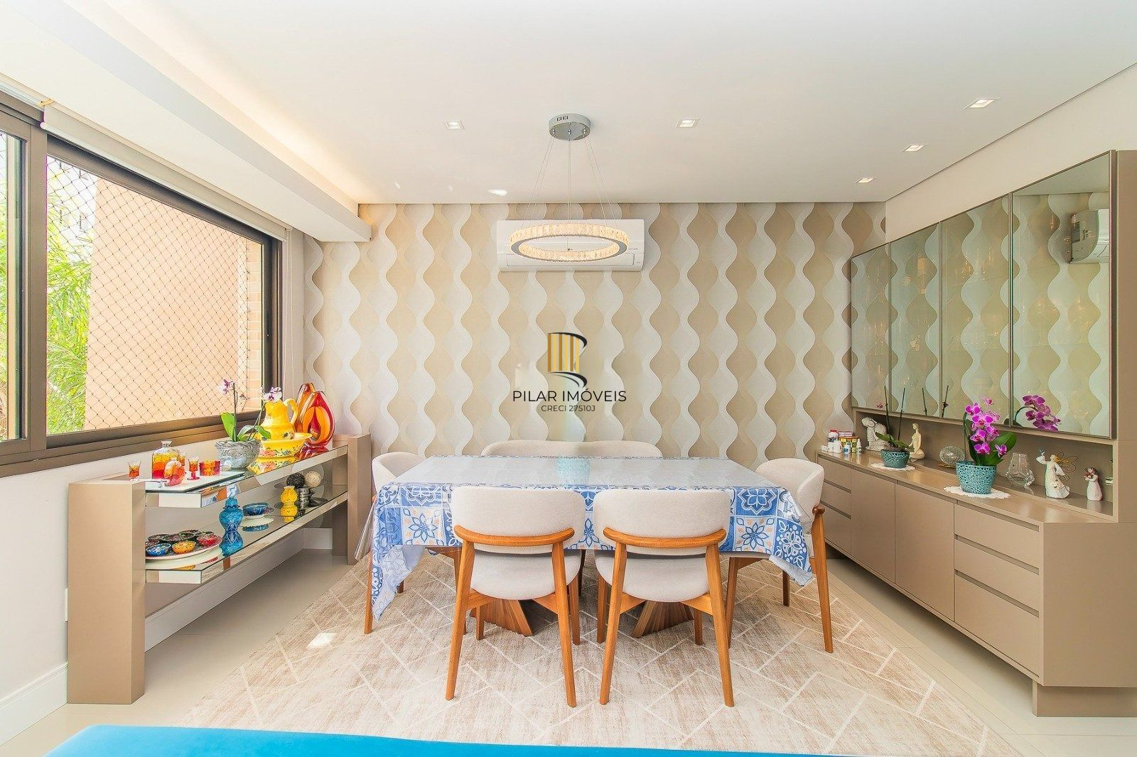 Apartamento de 3 suites e 2 vagas no bairro Mont Serrat