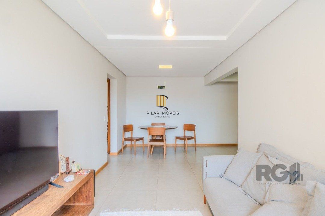 Ótimo apartamento, reformado , dois dormitórios e uma suíte, vaga escriturada.