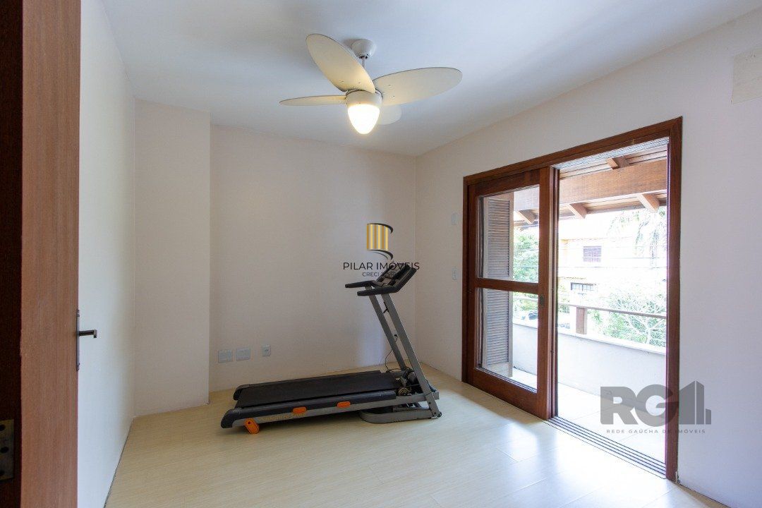 Casa 4 dormitórios no bairro Hípica