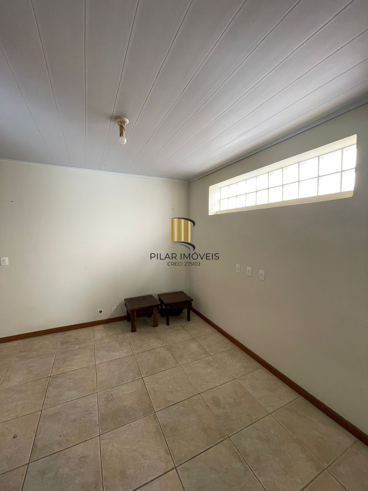Casa de alvenaria com 104,37m² 3 dormitórios sendo 1 suíte, 2 vagas cobertas
