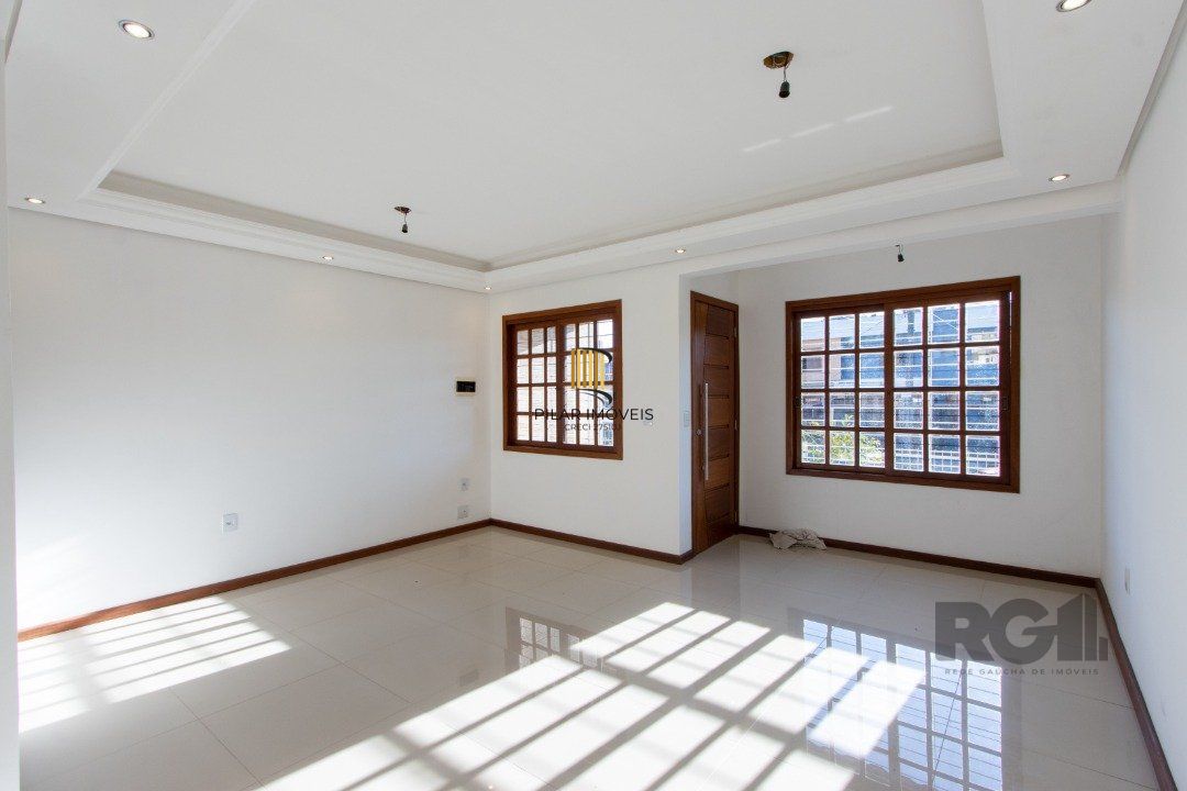 Casa para Venda - 120m², 3 dormitórios, sendo 1 suites, 1 vaga - Guarujá