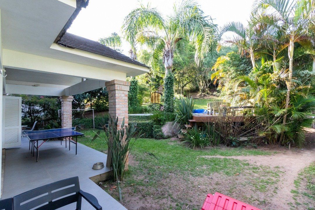 Casa Condominio para Venda - 280m², 3 dormitórios, sendo 1 suites, 4 vagas - Campo Novo