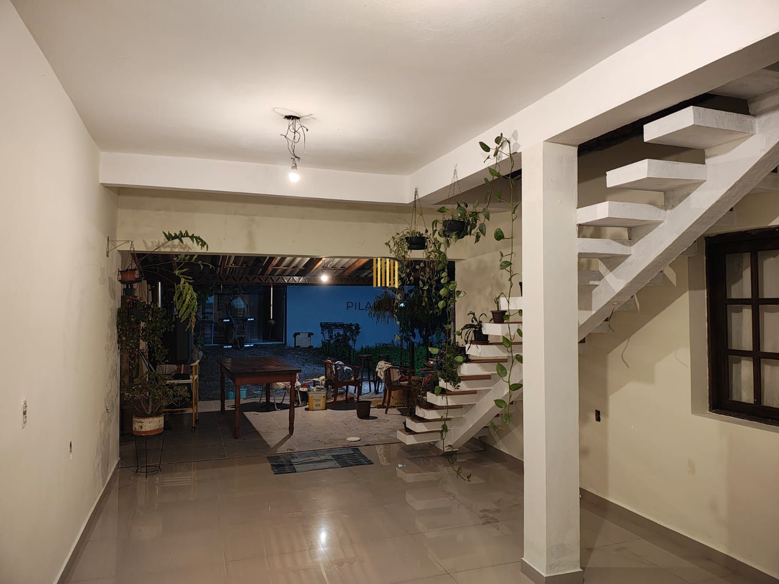 Casa para Venda - 182m², 2 dormitórios, sendo 1 suites, 3 vagas - Lami