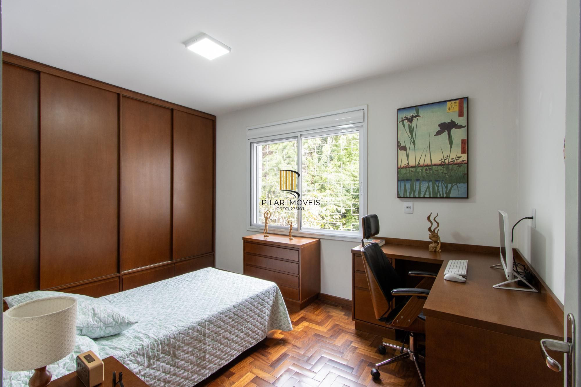 Casa TODA Reformada à Venda  – Mobiliada