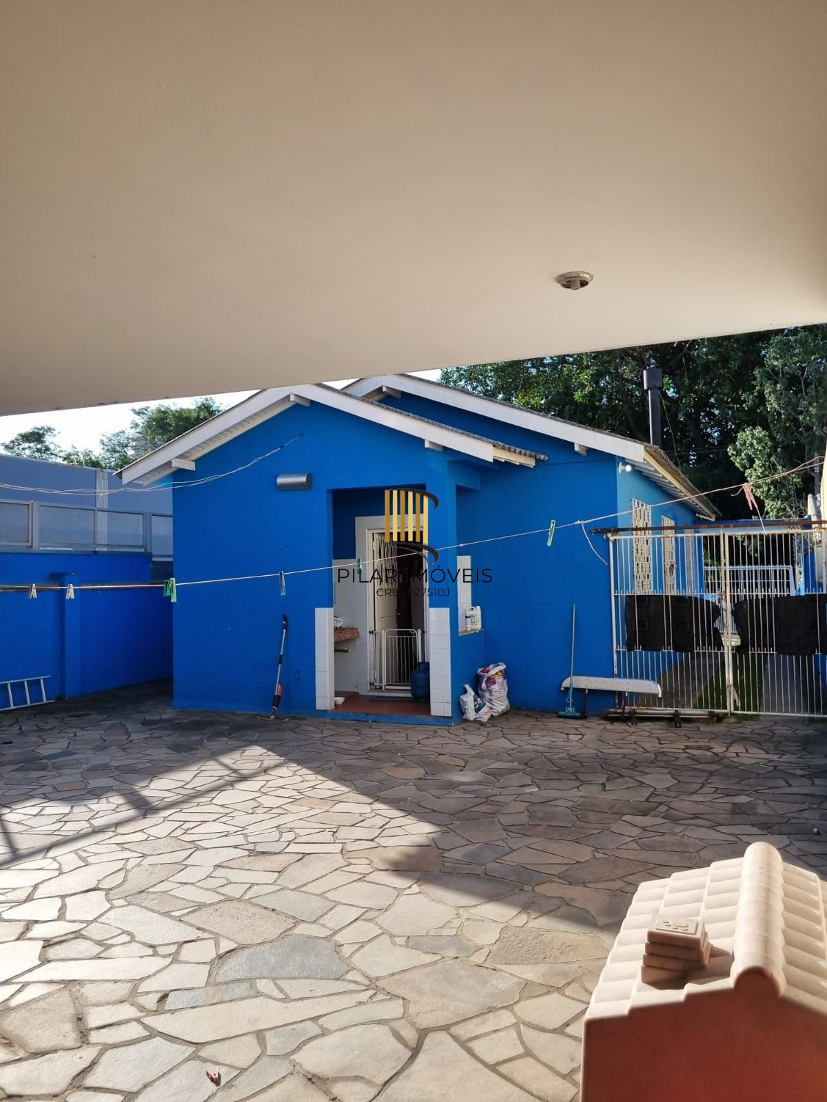 Casa 3 dormitórios no bairro Camaquã