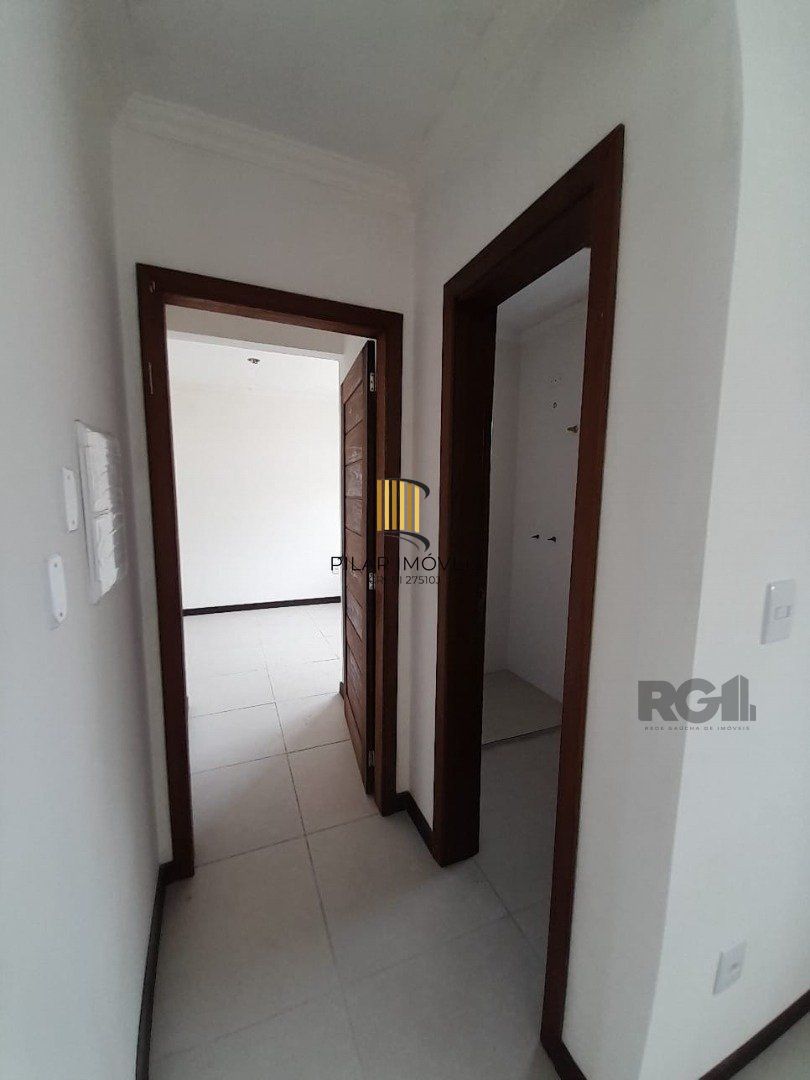 Casa de Condomínio 3 dormitórios no bairro Camaquã