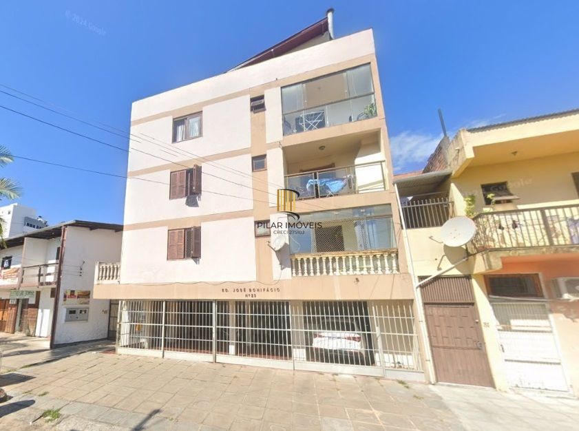 Apartamento com 2 dormitórios e garagem em Torres