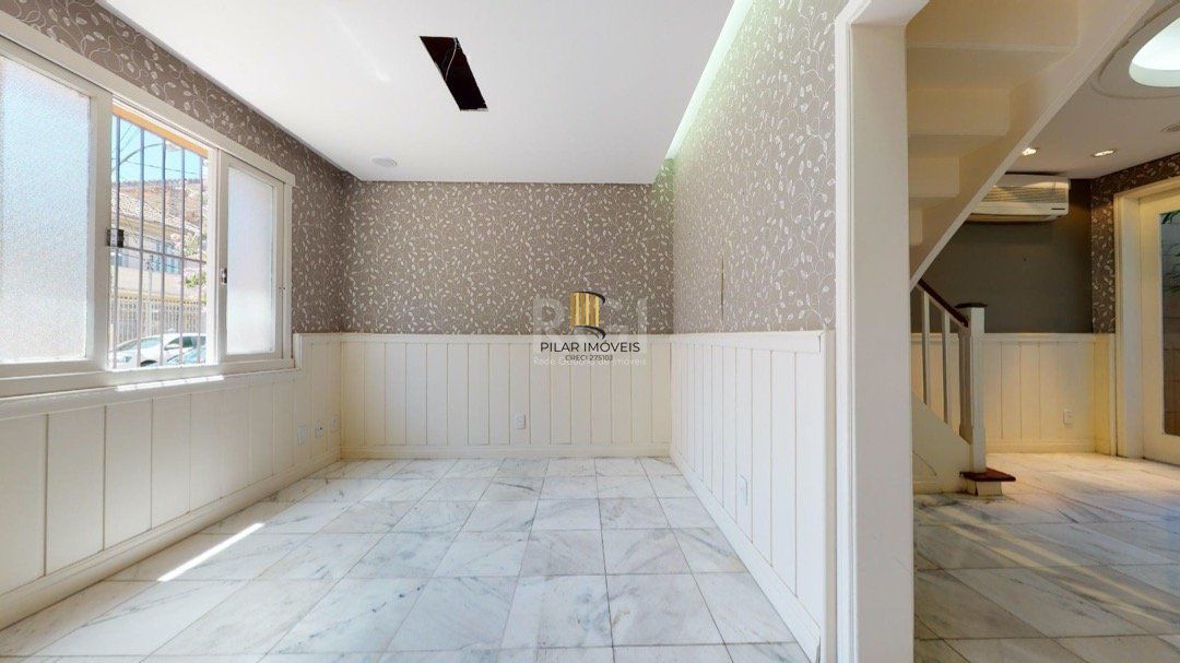 Casa para Venda - 130m², 3 dormitórios, sendo 1 suites, Cidade Baixa