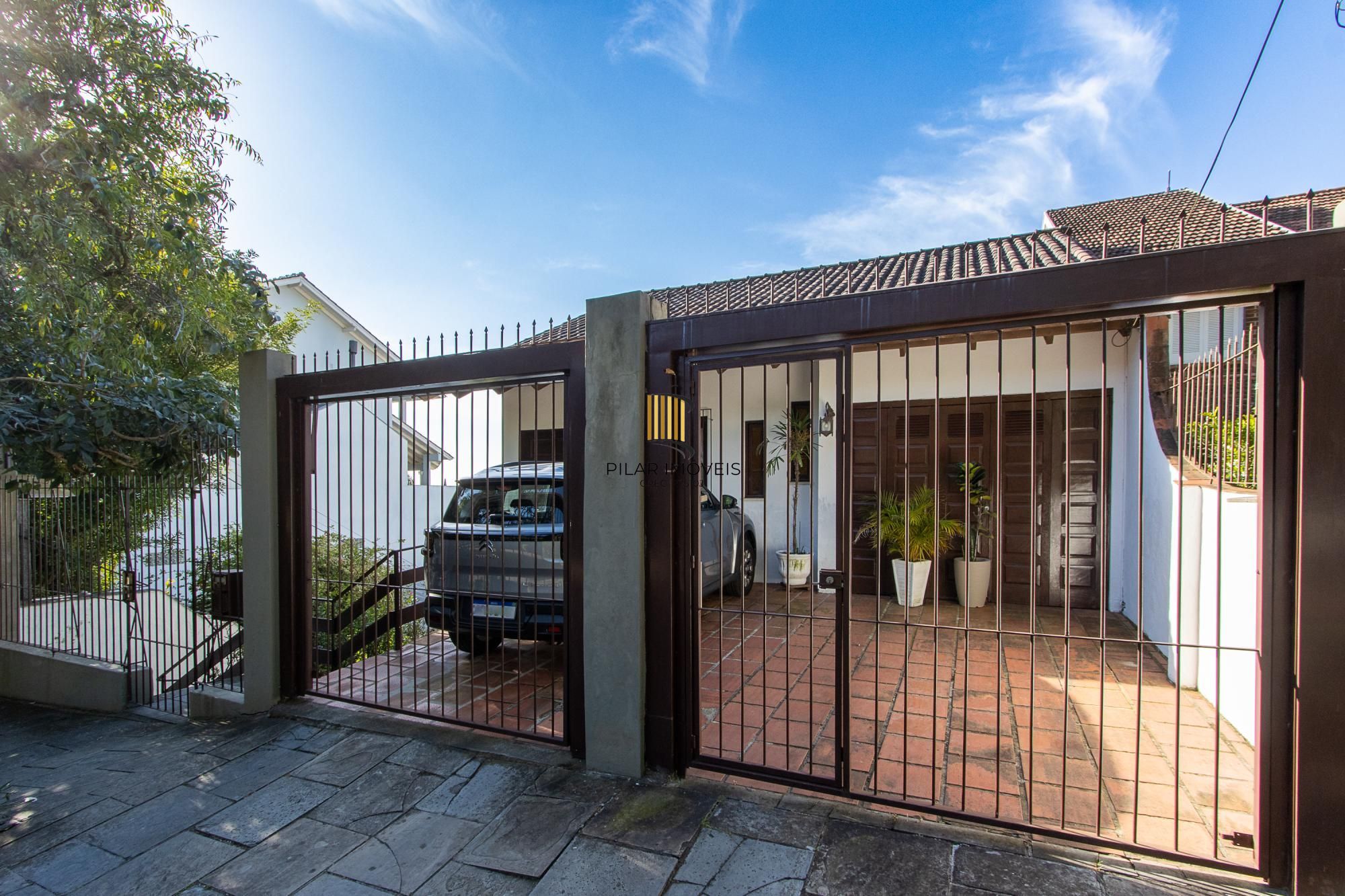 **Casa de 05 dormitórios, 03 suítes, 06 Banheiros, com 315,10m² privativos na Vila Conceição, Porto Alegre, RS**