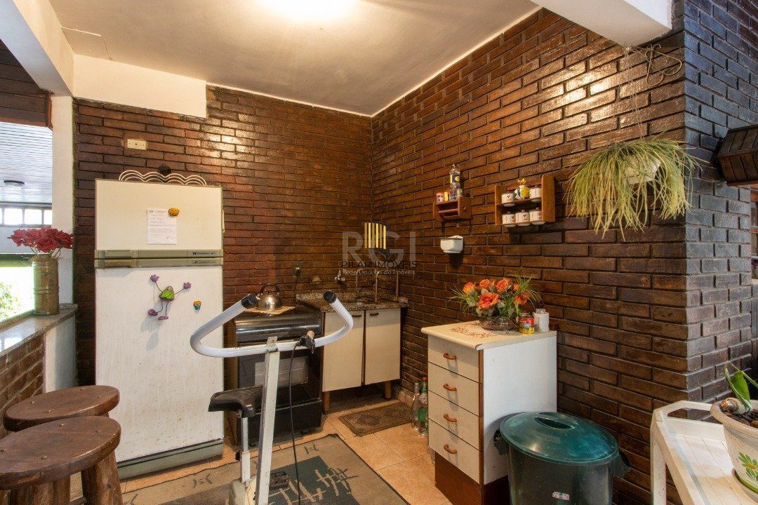 Casa 5 Dormitório(s) Bairro Tristeza