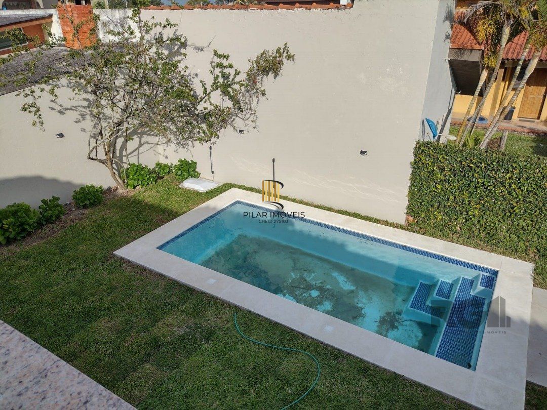 Casa 4 dormitórios no bairro Atlântida