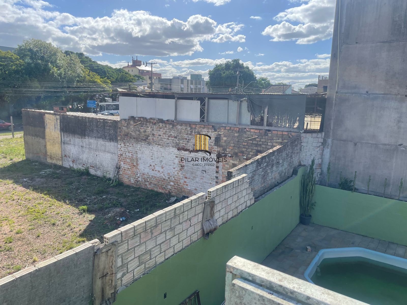 **Casa Residencial à Venda em Porto Alegre, Rio Grande do Sul**