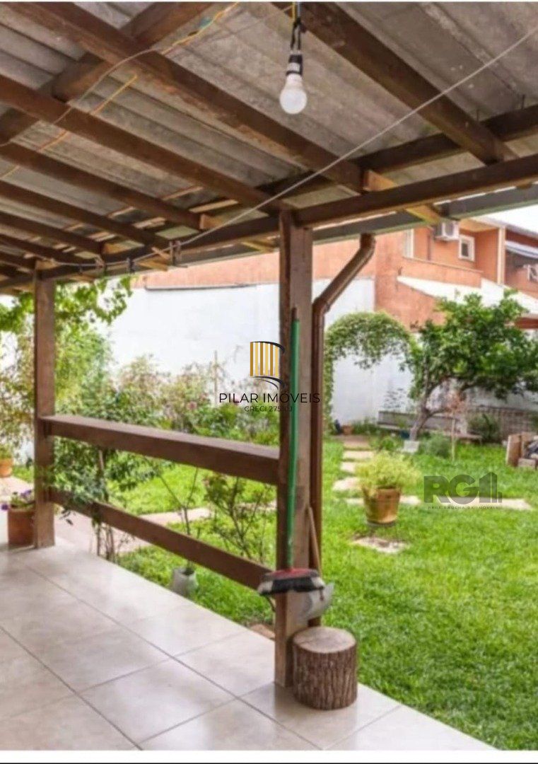 Casa 3 dormitórios no bairro Ipanema
