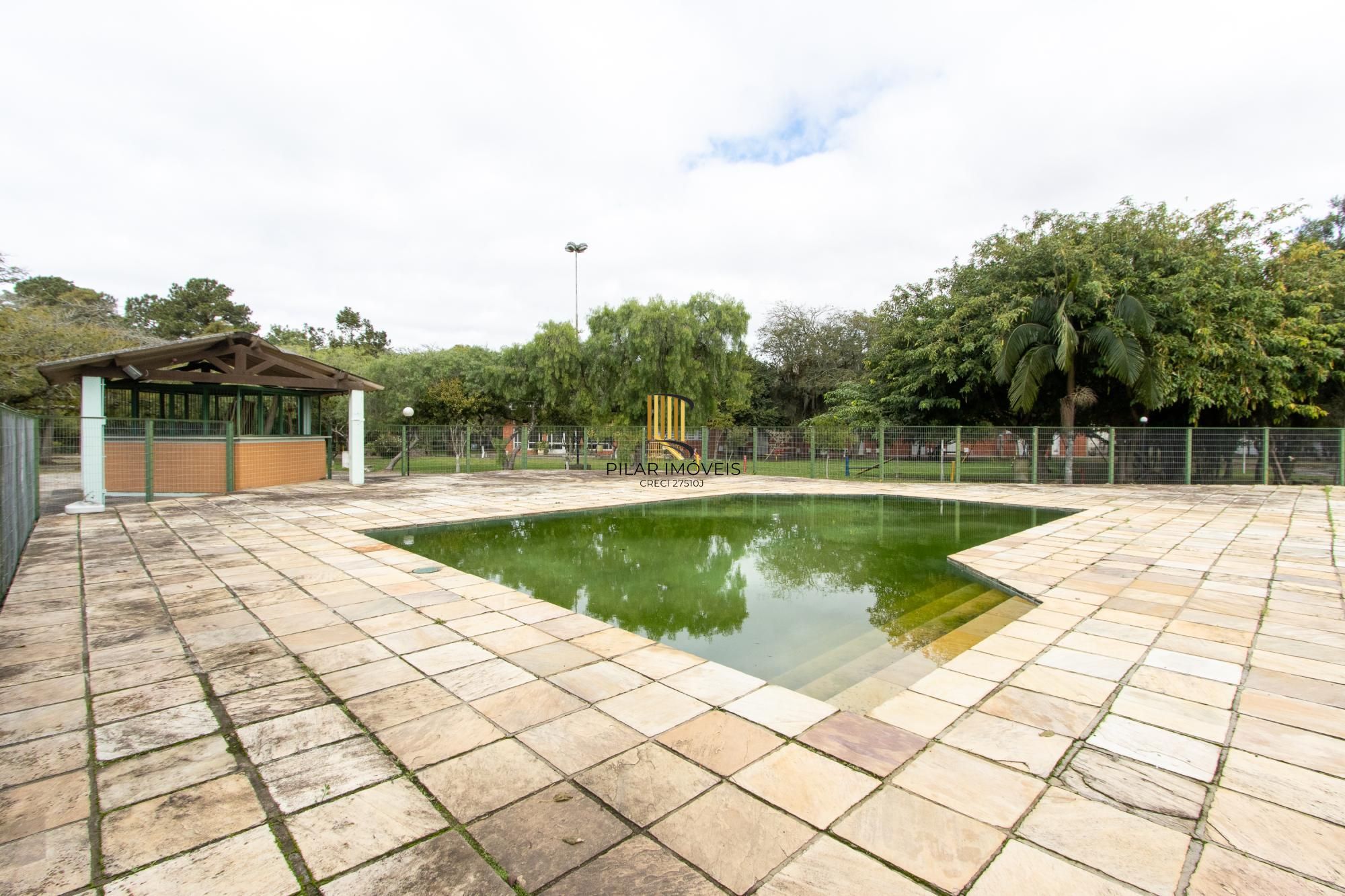 Terreno com edificações para múltiplos negócios lucrativos.