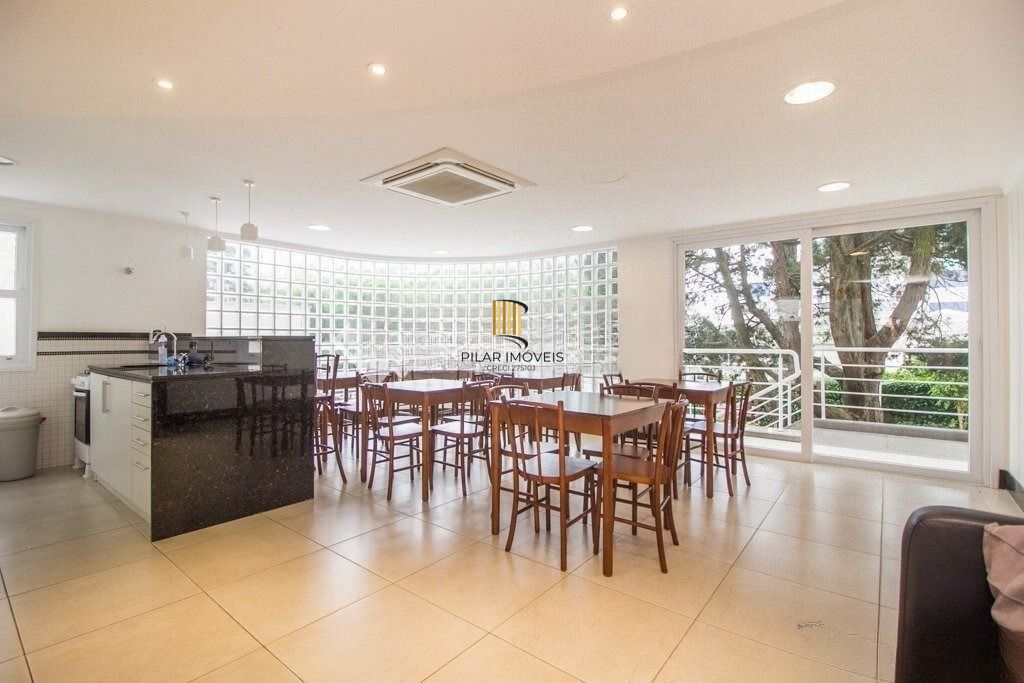 Apartamento 3 dormitórios, sendo 3 suítes e 2 vagas no Petropolis