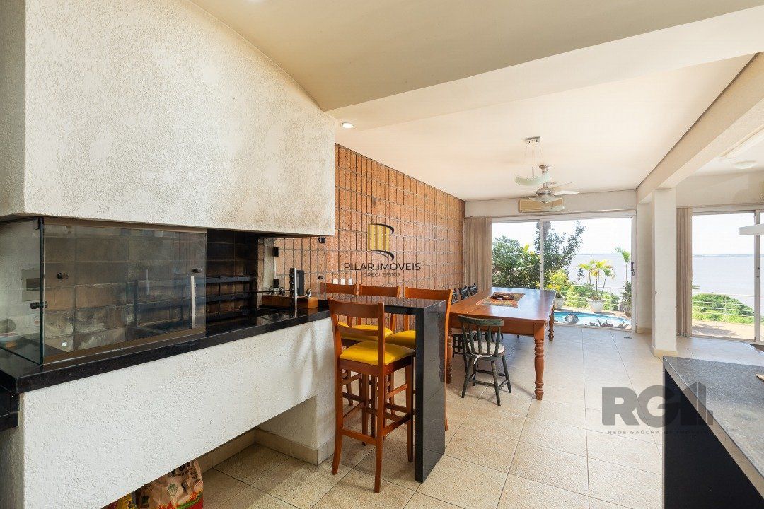 Casa 4 dormitórios no bairro Vila Assunção