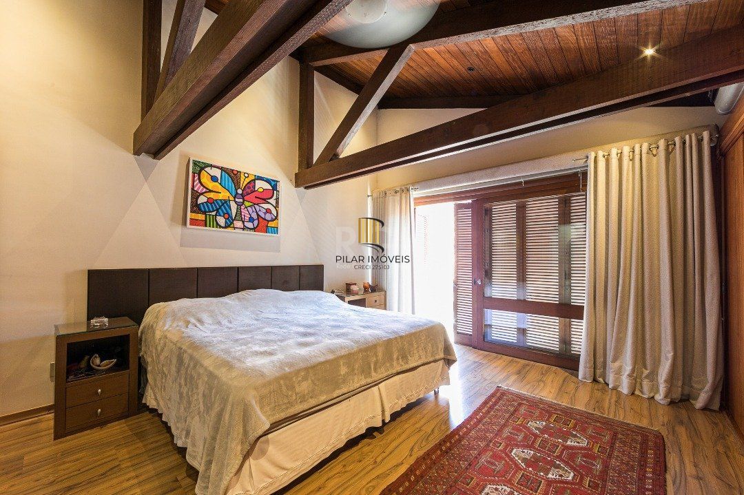 Casa para Venda - 370m², 5 dormitórios, sendo 2 suites, 7 vagas - Vila Assunção