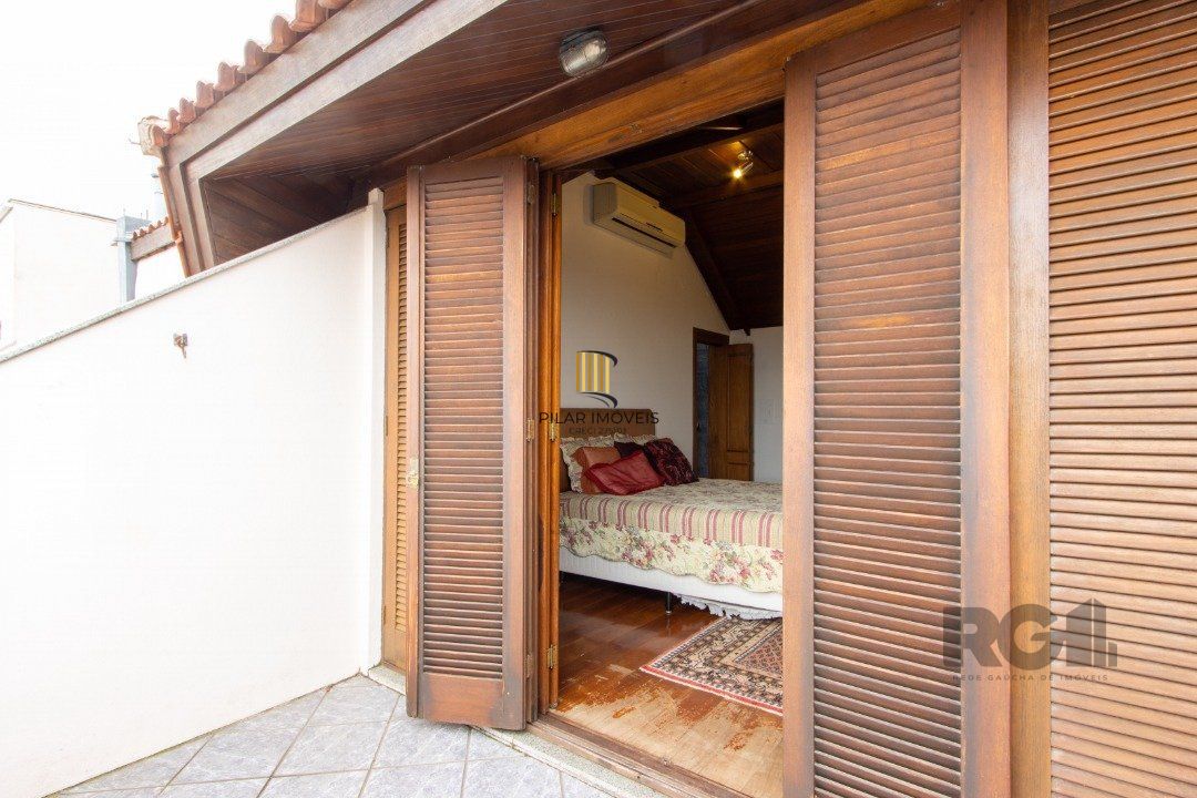 Casa para Venda com 4 dormitórios, sendo 2 suites e 4 vagas no bairro Jardim Isabel