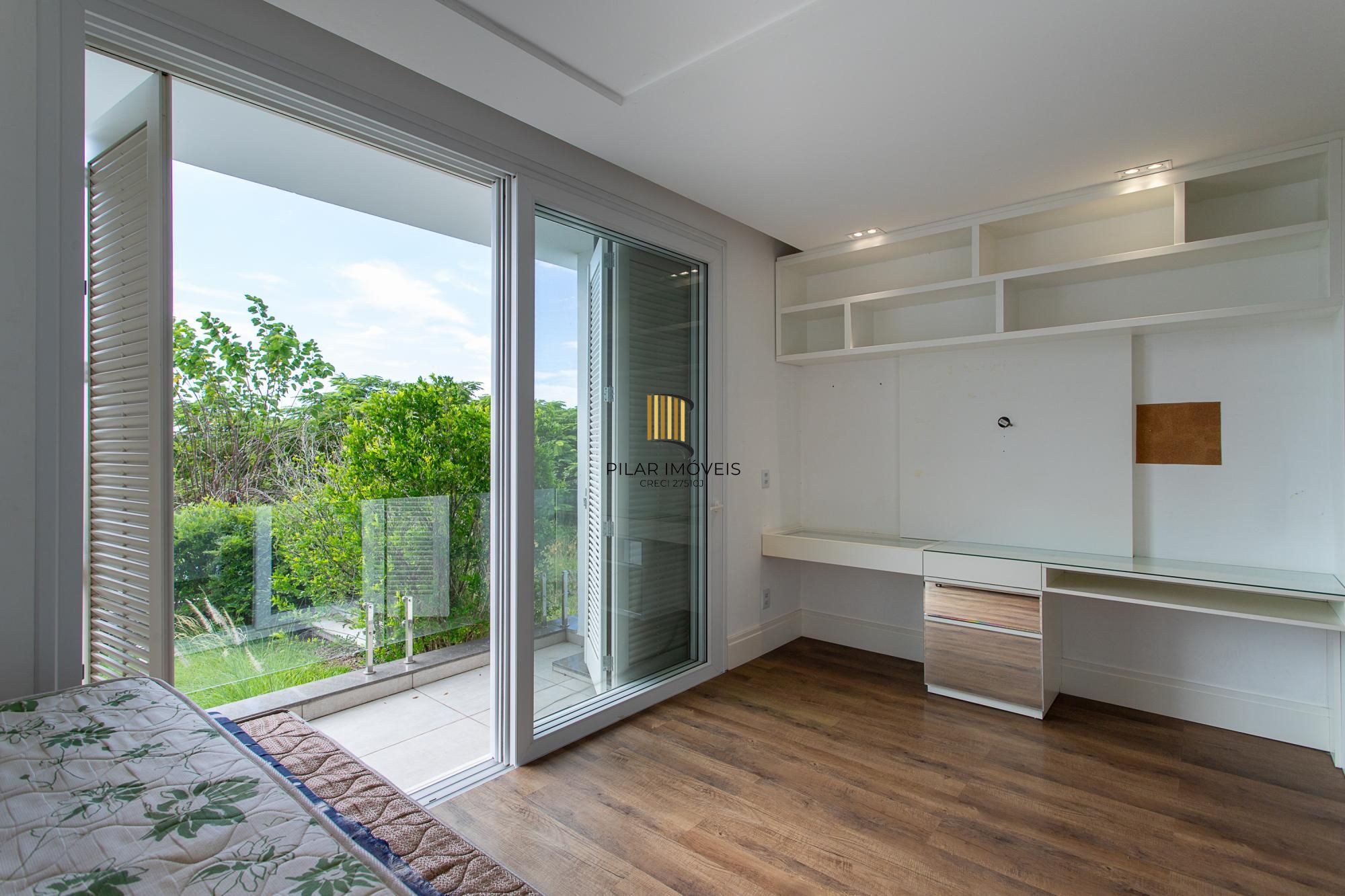 Casa de Condomínio 4 dormitórios no bairro Terraville