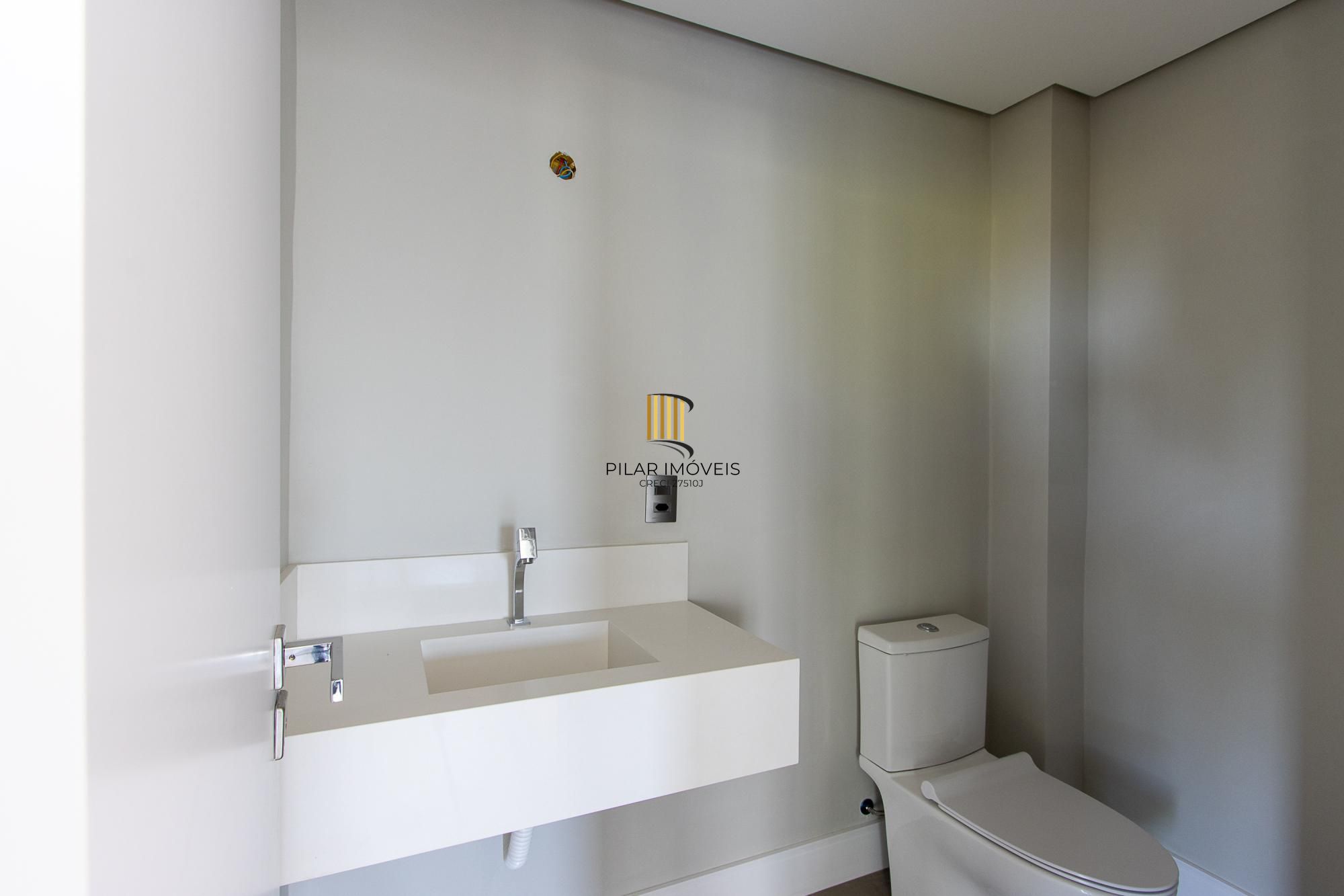 Casa em condomínio com conforto e exclusividade no bairro Tristeza