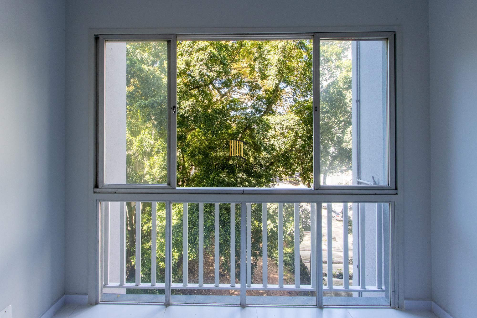 Apartamento 3 quartos, reformado, condomínio com infraestrutura - Bairro Cristal