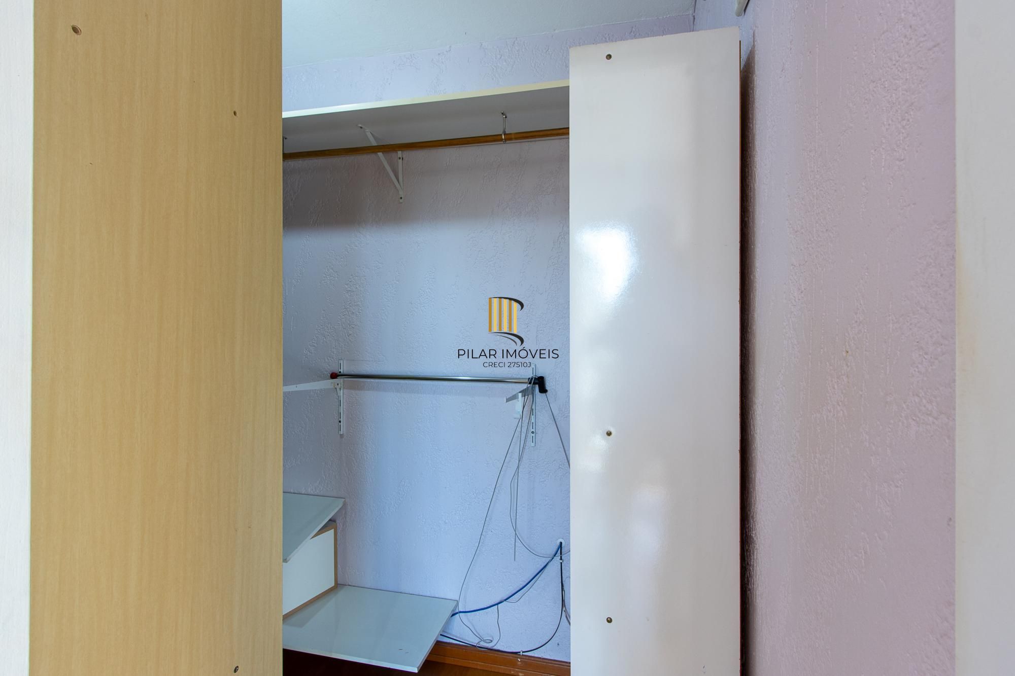 Casa em condomínio, com 3 dormitórios,