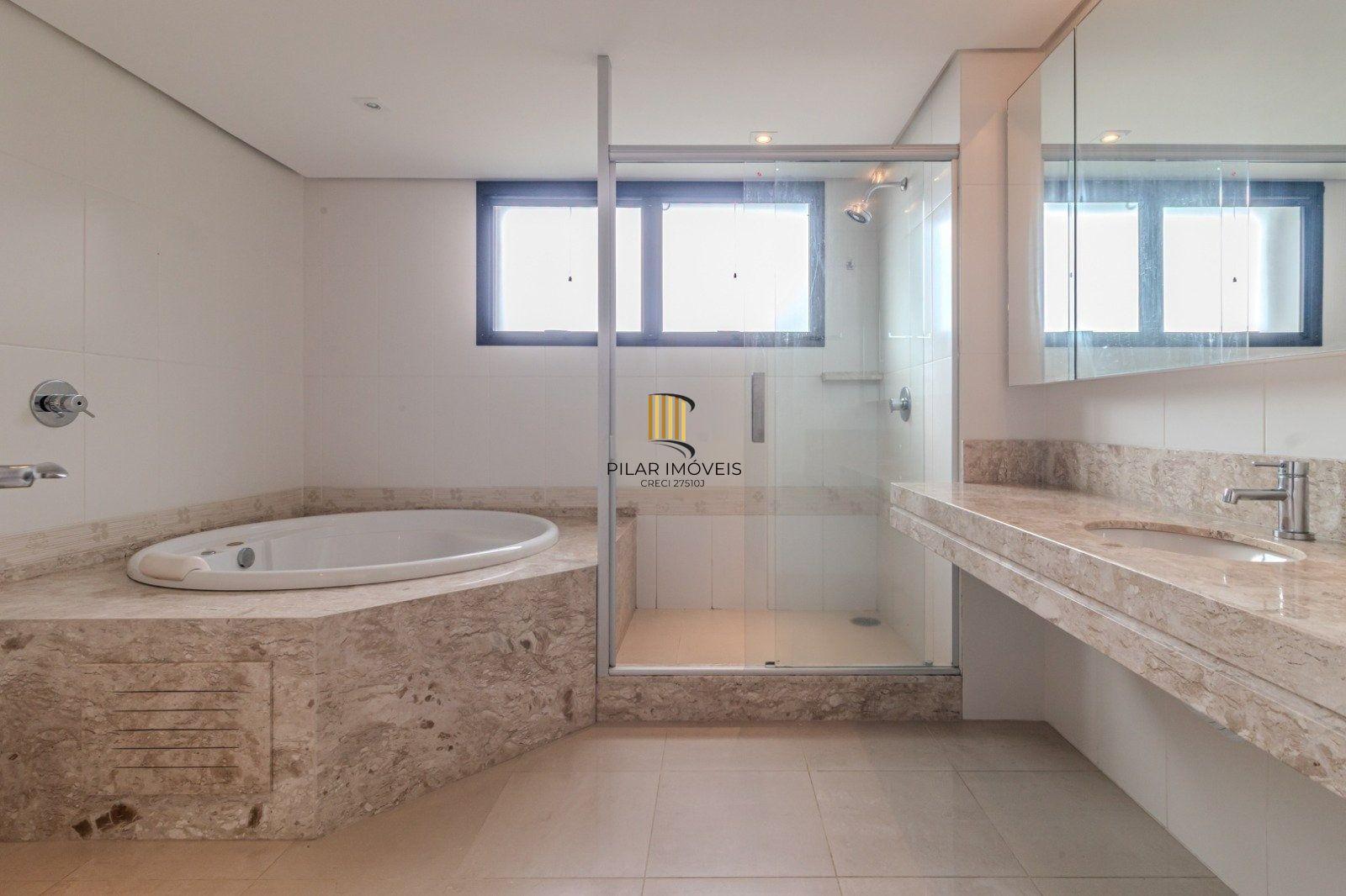 Alto Padrão no TERRAZAS: 4 Suítes, 312m² e Vista Incrível para a Natureza