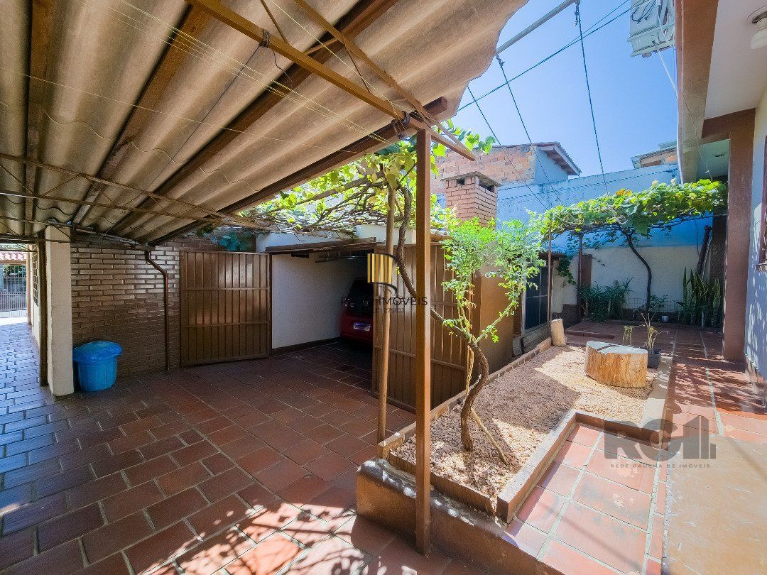 Casa 4 dormitórios no bairro Tristeza