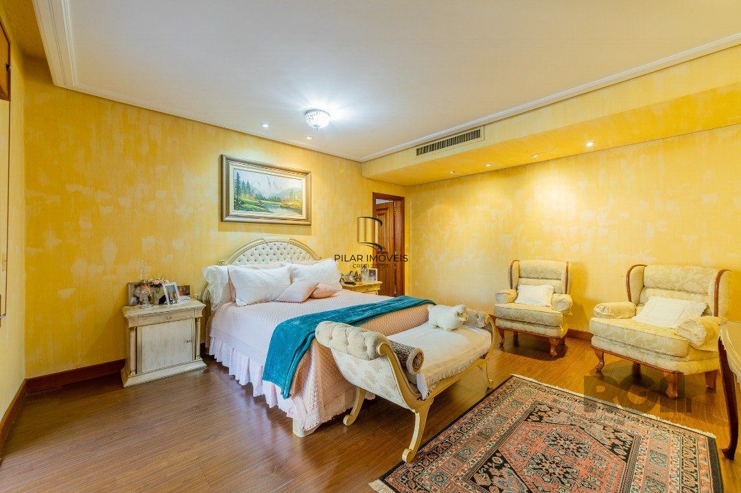 Apartamento 4 dormitórios no bairro Moinhos de Vento