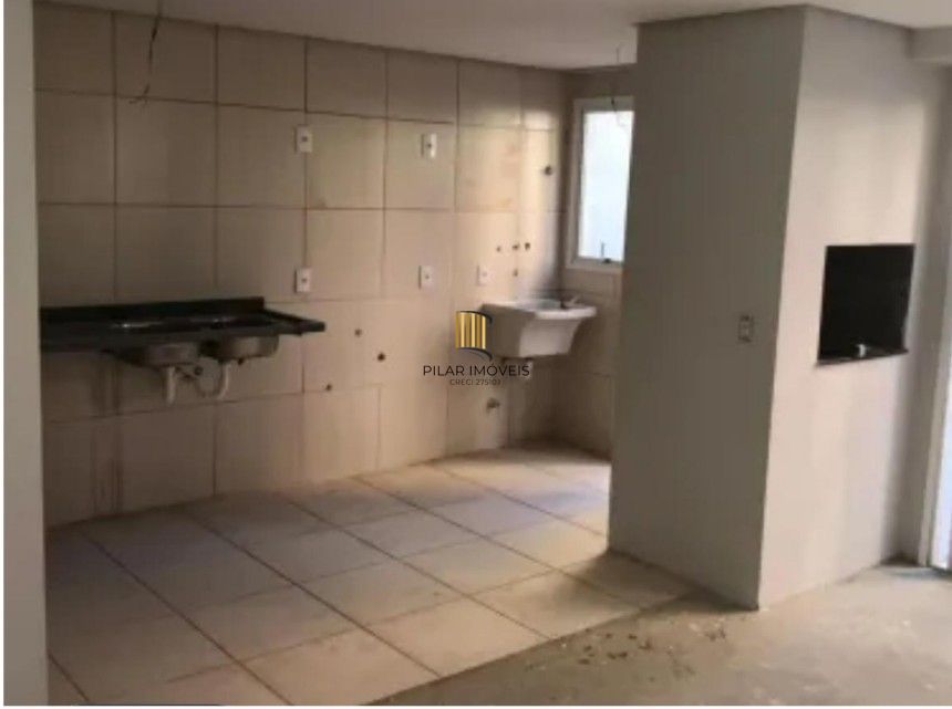 CASA EM CONDOMÍNIO COM  3 DORRMITÓRIOS
