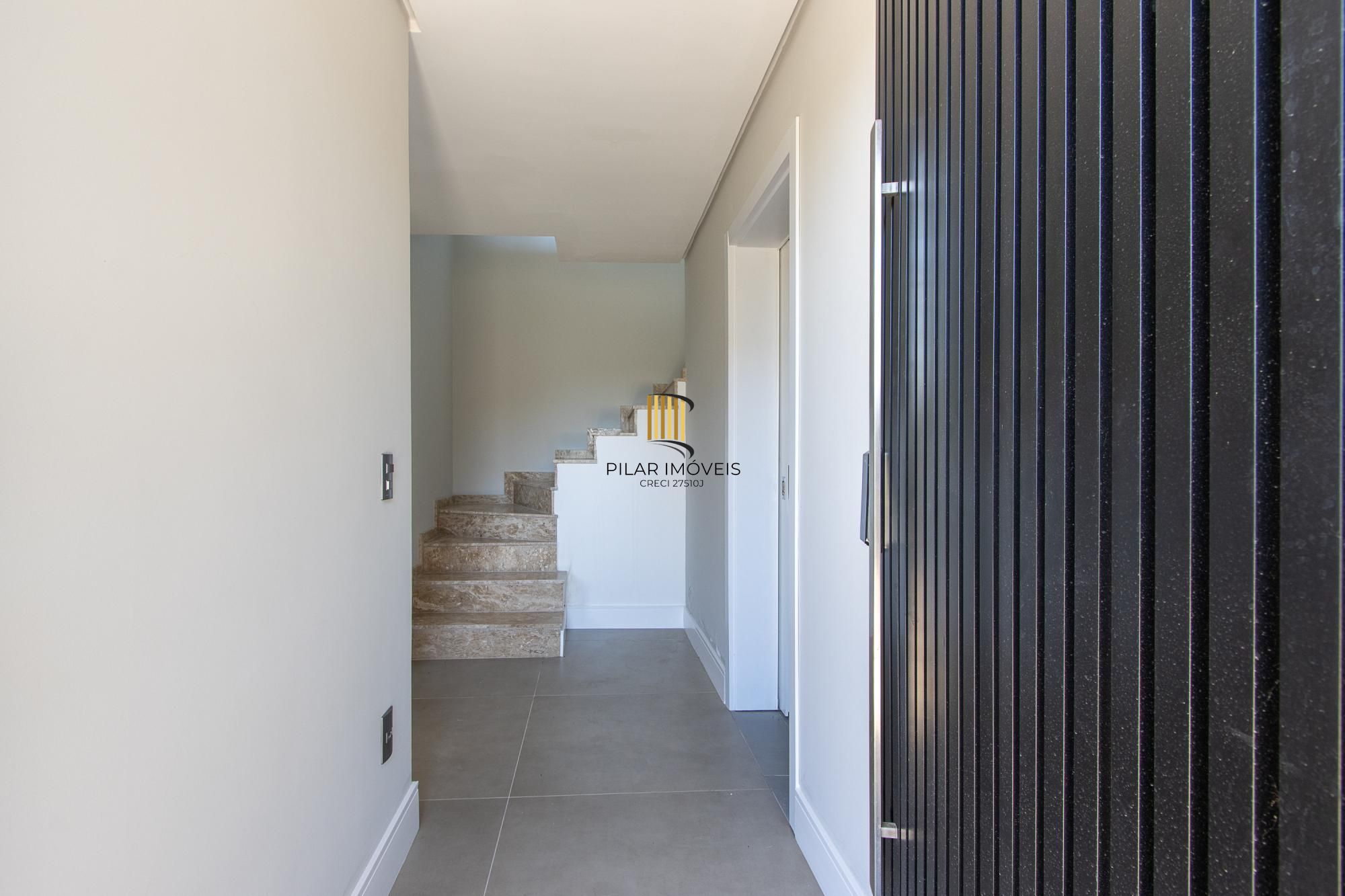 Casa em condomínio com conforto e exclusividade no bairro Tristeza