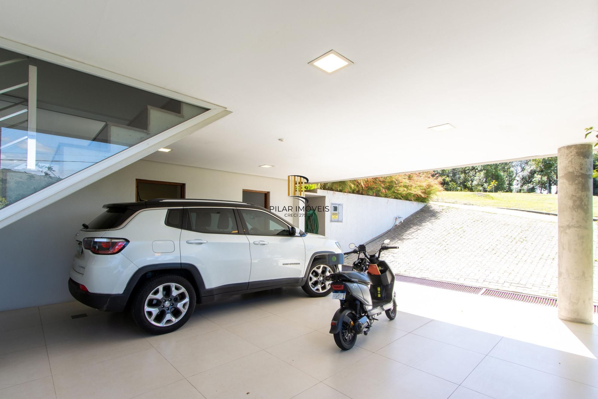 Luxuosa Casa em Condomínio de Alto Padrão com vista para Guaiba