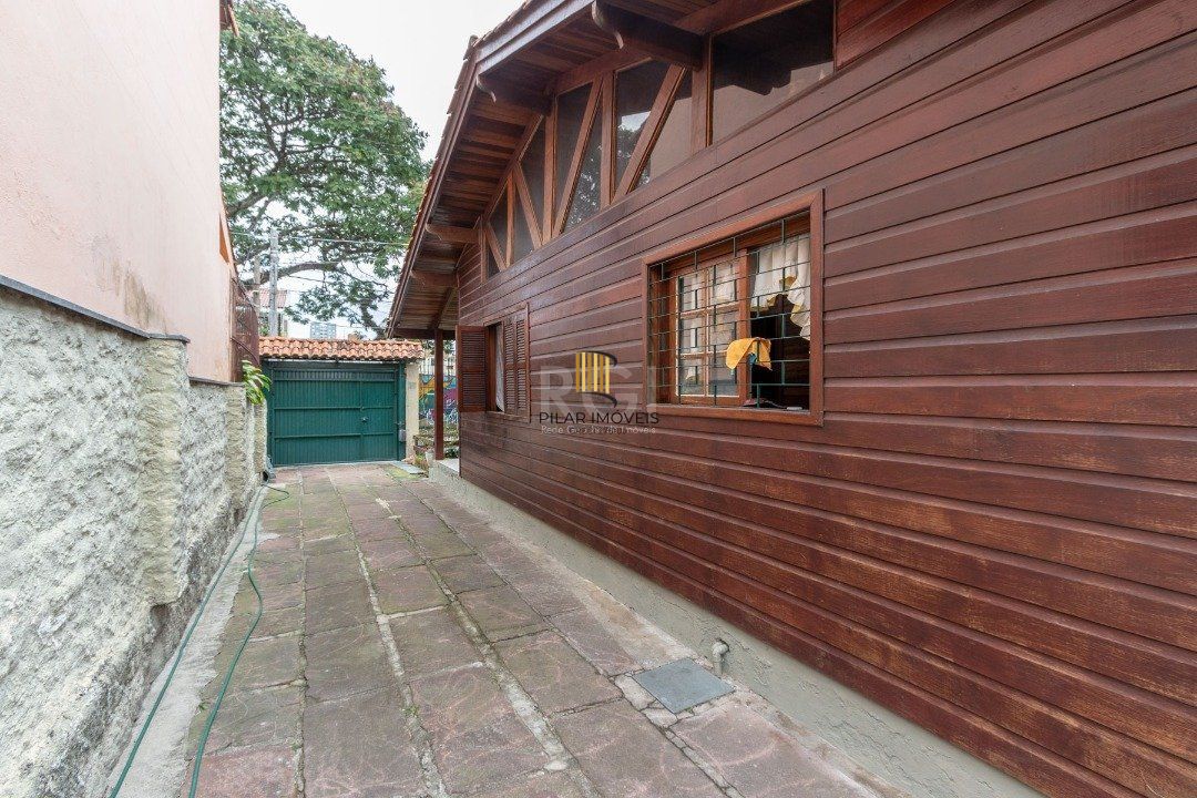 Casa para Venda - 54m², 2 dormitórios, 4 vagas - Cristal