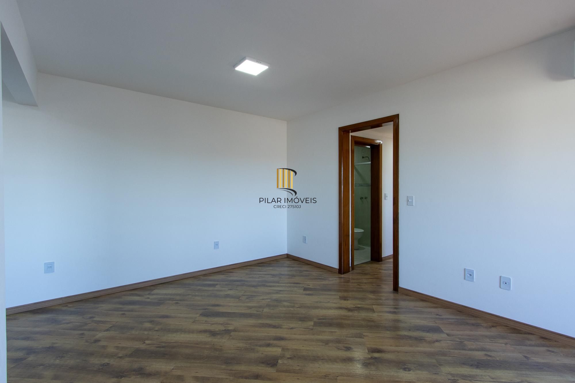 Apartamento de 2 dormitórios, 1 suíte e 2 vagas de garagem no bairro Tristeza.
