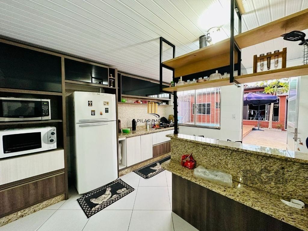Casa 2 dormitórios no bairro Parque Florido