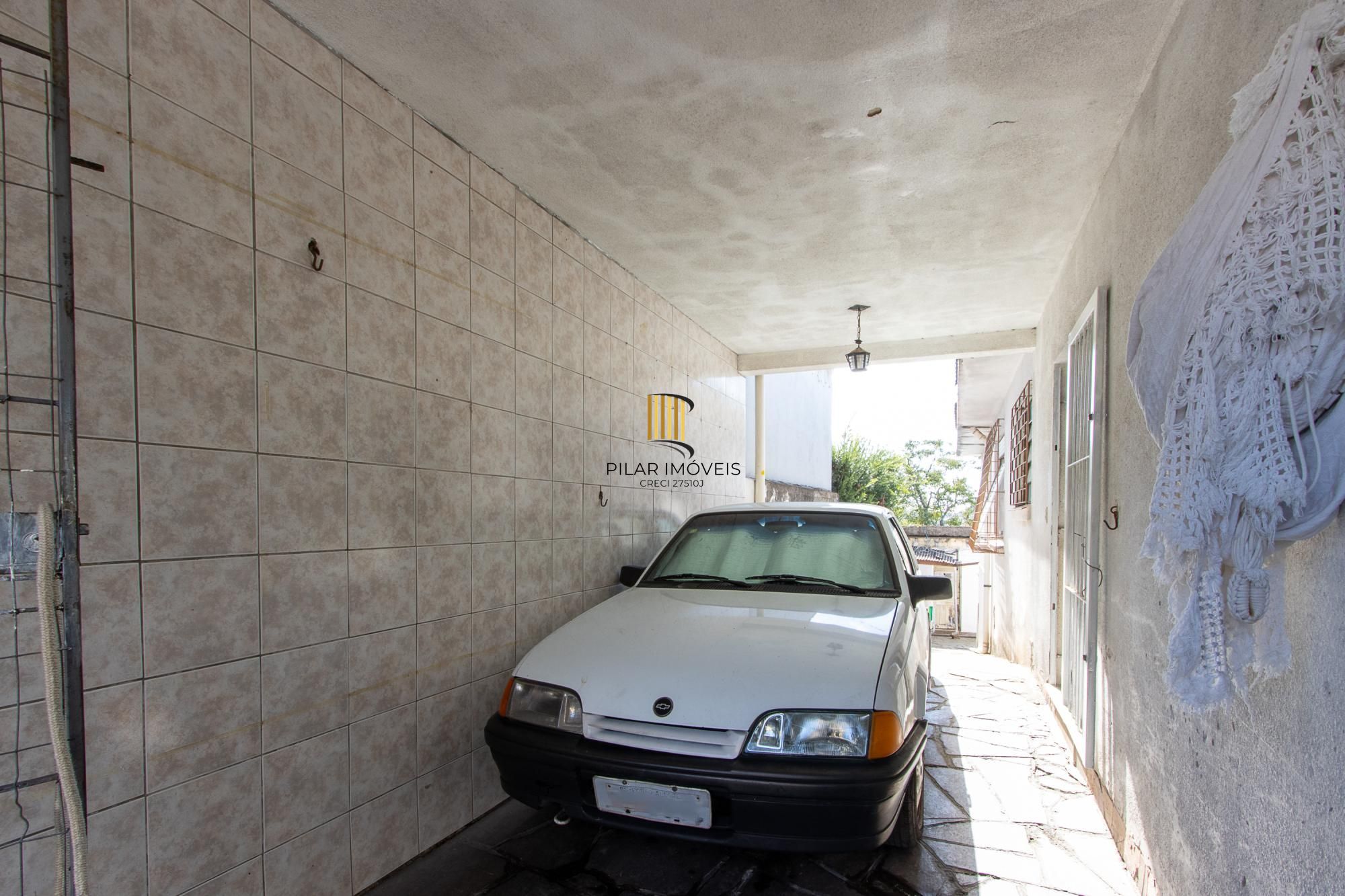 Casa de 3 dormitórios, 1 suíte e 2 vagas no bairro Vila Conceição.
