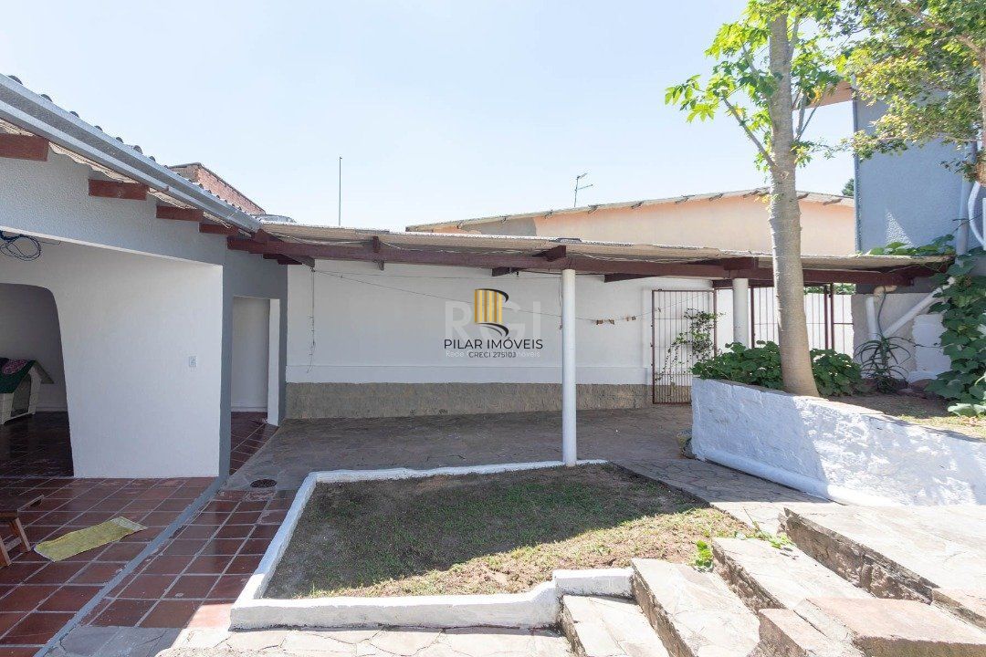 Casa para Venda - 110m², 2 dormitórios, sendo 1 suíte, 3 vagas - Espirito Santo