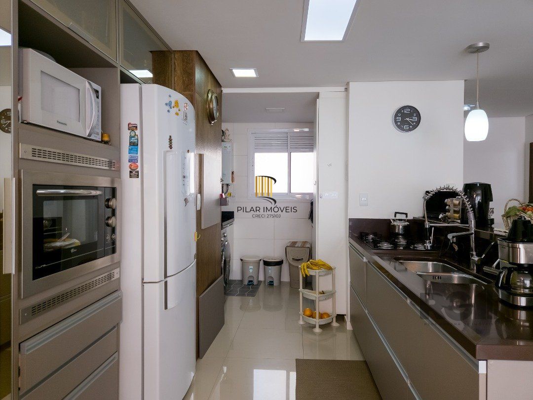 Apartamento 3 dormitórios no bairro Camaquã