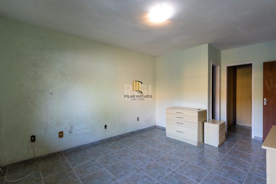 Casa para Venda - 244m², 3 dormitórios, sendo 1 suites, 2 vagas - Guarujá