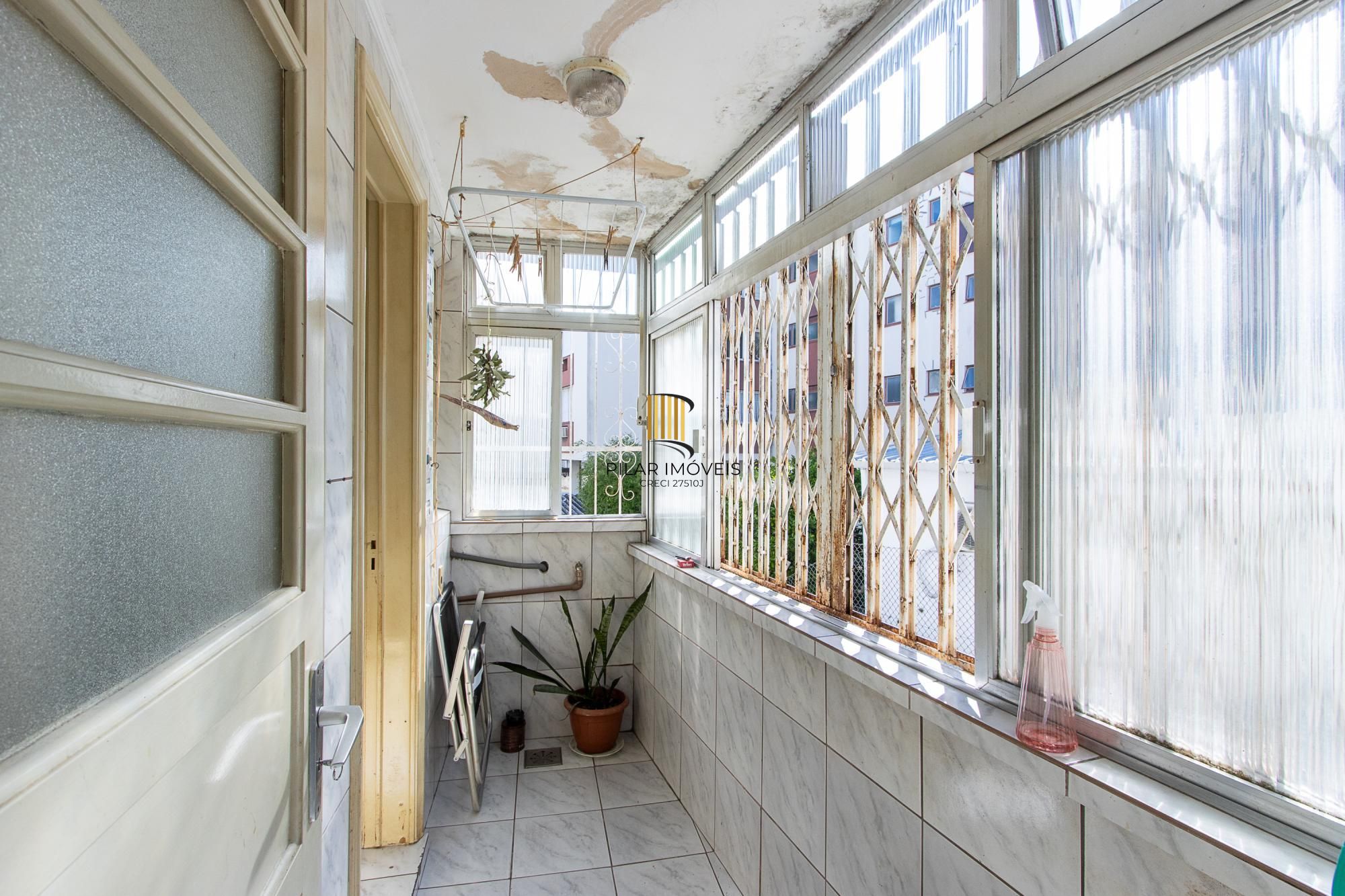 Apartamento 4 dormitórios no bairro Menino Deus