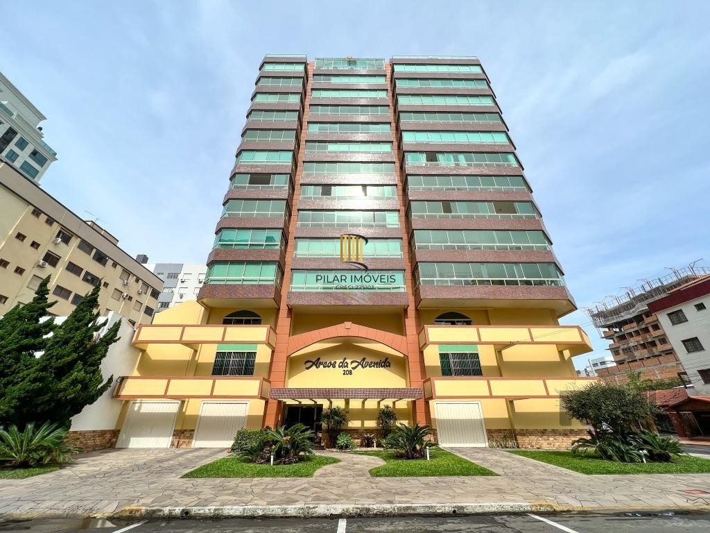 Magnífica Cobertura com vista eterna para o mar