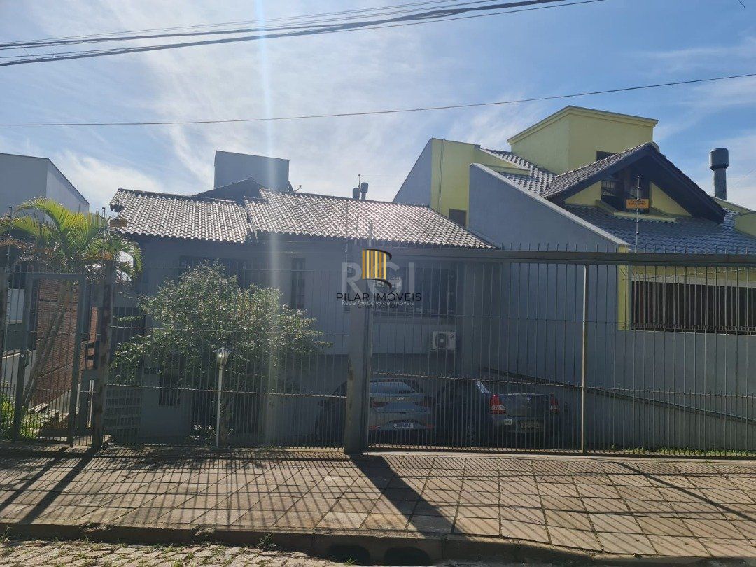 Casa para Venda - 464m², 5 dormitórios, sendo 4 suites, 4 vagas - Nonoai