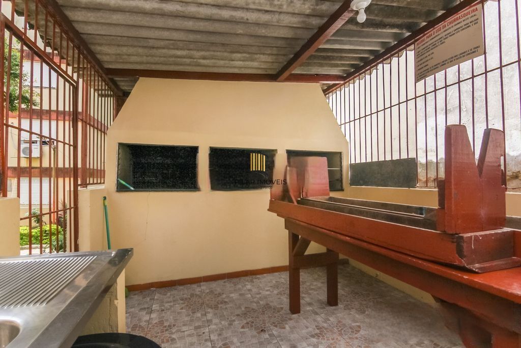 Apartamento com 1 dormitório no condomínio Pereira Neto
