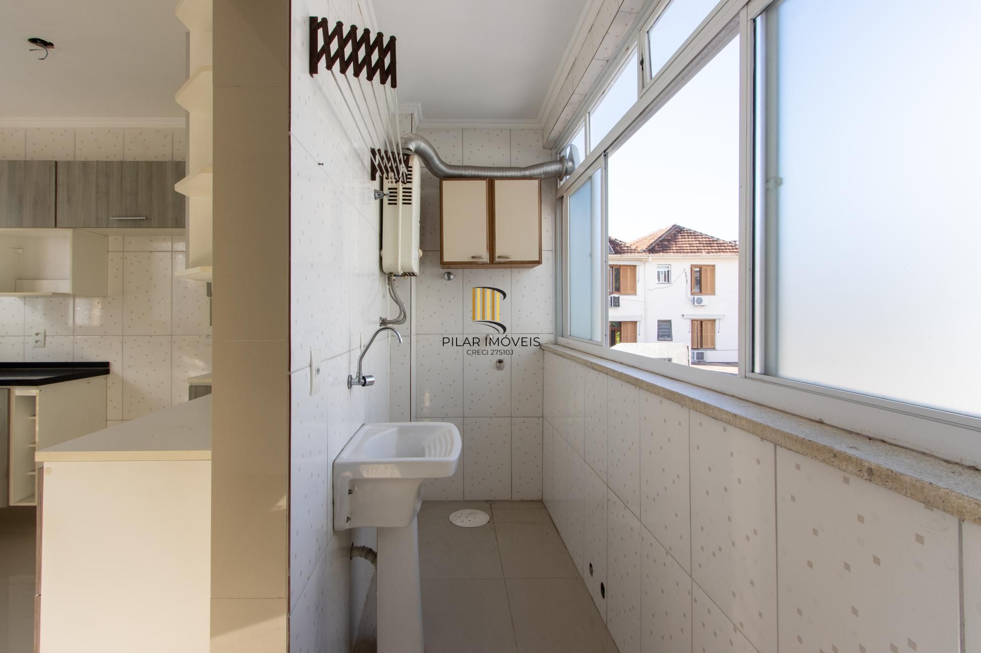 Apartamento com 2 dormitórios com 74m² e 1 vaga e no Menino Deus
