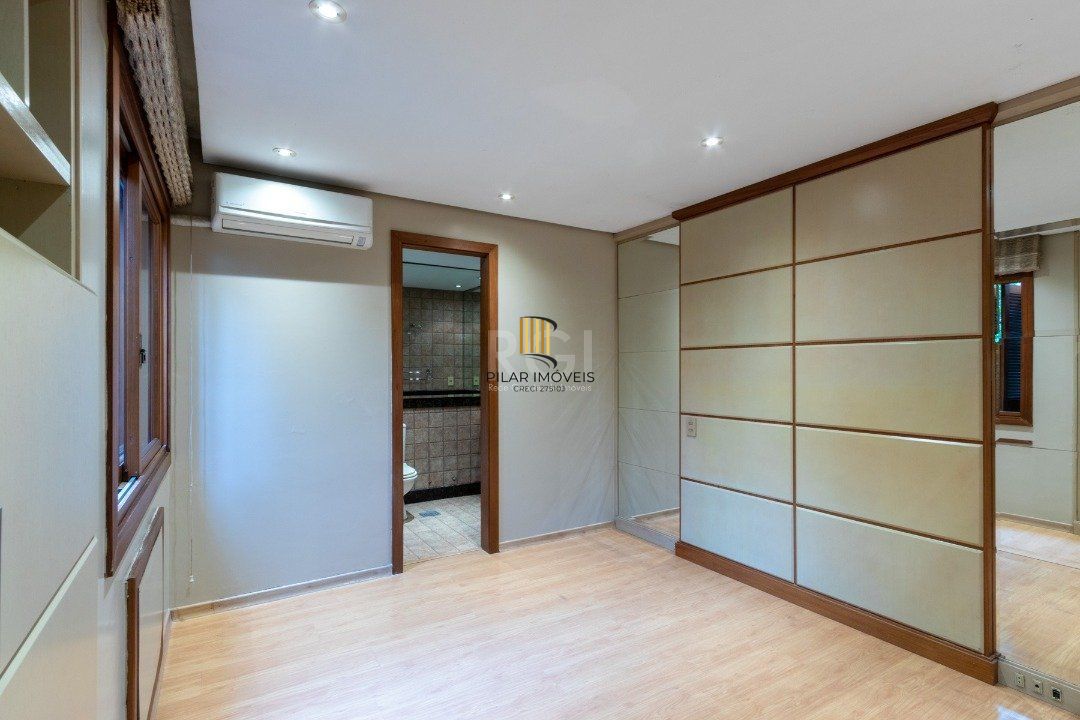 Casa Condominio para Venda - 215.81m², 4 dormitórios, sendo 1 suites, 2 vagas - Tristeza