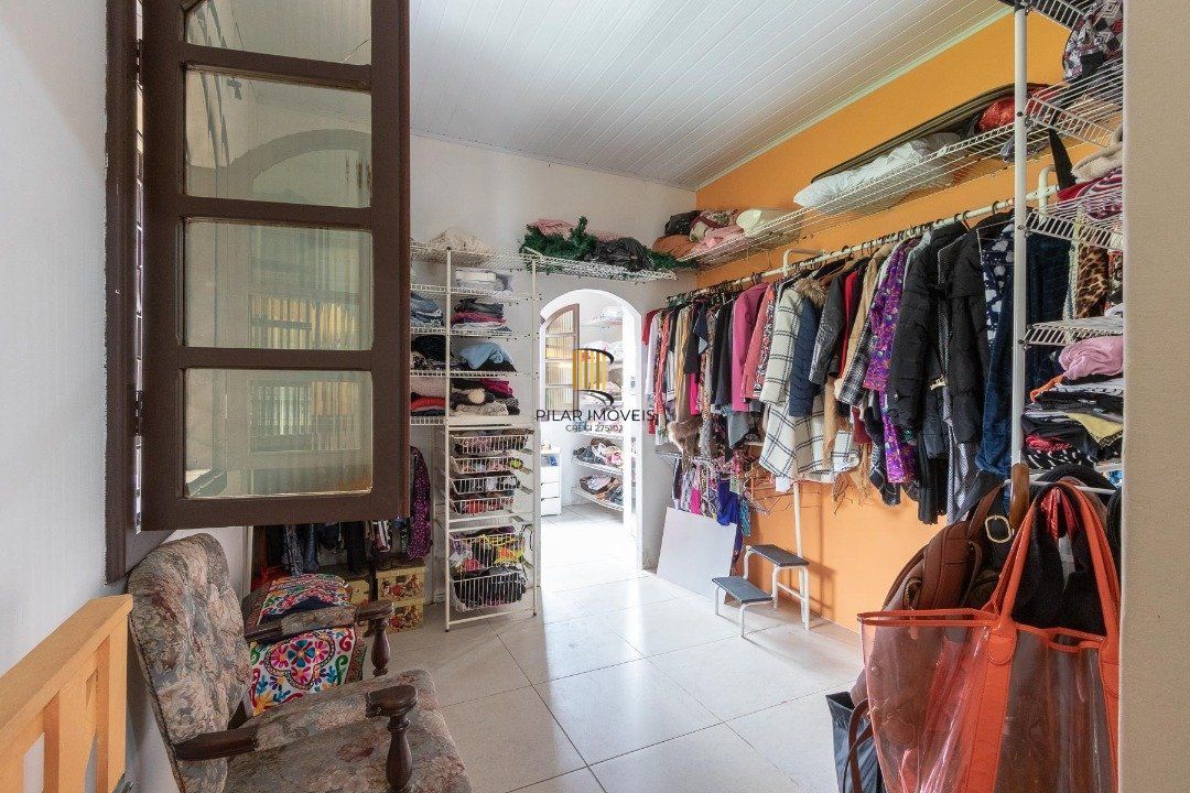 Casa para Venda - 380m², 3 dormitórios, sendo 1 suites, 3 vagas - Tristeza