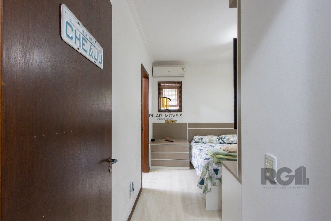Casa 3 dormitórios no bairro Hípica
